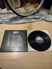 Tumnagel för auktion "Kiss-Dressed to Kill [LP] early/tidig USA-press 1975 USA hard rock"