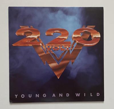 Tumnagel för auktion "220 Volt - Young and Wild"