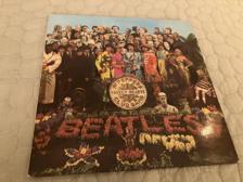 Tumnagel för auktion "The Beatles ”Sgt. Peppers lonely hearts clubs band” 1967 UK originalfirstpress"