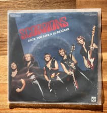 Tumnagel för auktion "Scorpions Rock you like a hurricane vinyl 7"