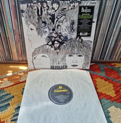 Tumnagel för auktion "The Beatles - Revolver. EU-press 2012. LP-skiva!  Mint-"