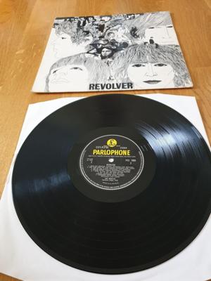 Tumnagel för auktion "The Beatles   - Revolver. 
Uk  1966 "
