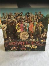 Tumnagel för auktion "Beatles LP, Sgt Peppers Lonely Hearts Club Band, Gul Parlophone ,1967, Mono, FOC"