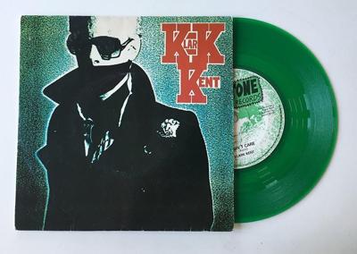 Tumnagel för auktion "Klark Kent ”Don't Care” 1978 Första press DIY The Police Stewart Copland"