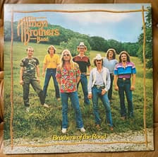 Tumnagel för auktion "ALLMAN BROTHERS BAND "BROTHERS OF THE ROAD" ARISTA LP 1981 SOUTHERN ROCK"