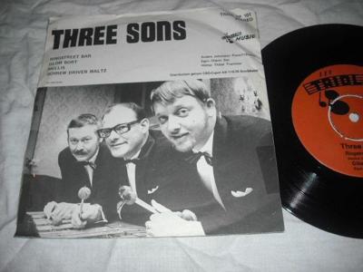 Tumnagel för auktion "Three Sons - Ring Street Bar SWE EP"