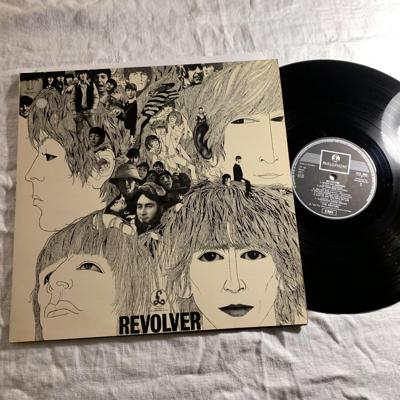 Tumnagel för auktion "The Beatles - Revolver - PCS 7009 "