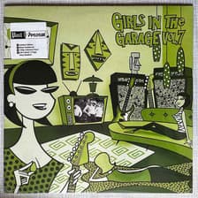 Tumnagel för auktion "GIRLS IN THE GARAGE VOL 7. LTD 355/1000. FÄRGAD VINYL LP. GARAGE-ROCK INPLASTAD"