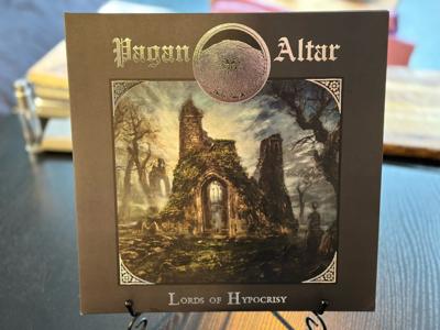 Tumnagel för auktion "PAGAN ALTAR - Lords of Hypocrisy (2 Vinyl/LP) - Kultförklarad 70’s Doom metal"