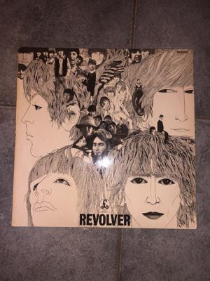 Tumnagel för auktion "The Beatles Revolver LP skiva"