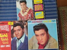 Tumnagel för auktion "Elvis Presley - Girls! Girls! Girls - Blue Hawaii - Loving You - Fransk press!"