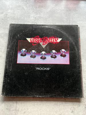 Tumnagel för auktion "LP /VINYL: AEROSMITH - ROCKS"