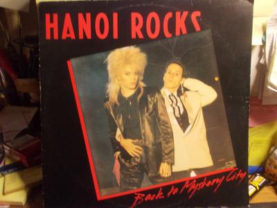 Tumnagel för auktion "Hanoi rocks-Back to mystery city"