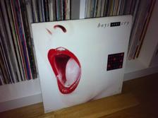 Tumnagel för auktion "Boys Don’t Cry -Who The Am Dam Do You Think We Am LP 1987 (UK-press)"