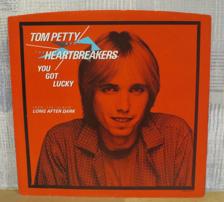 Tumnagel för auktion "TOM PETTY/ HEARTBREAKERS :: YOU GOT LUCKY   (7`) US Press"