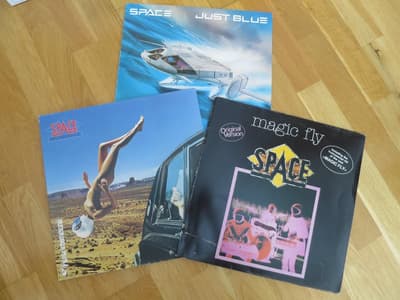 Tumnagel för auktion "SPACE (FRENCH SYNTH-POP) VINYL PAKET MED 3 LP"