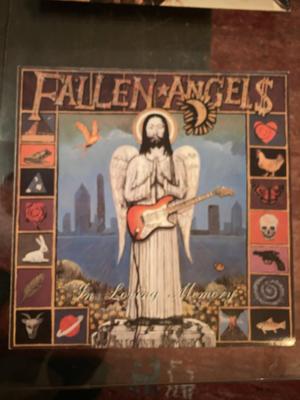 Tumnagel för auktion "Fallen Angels, In Loving Memory, Nasty Suicide och Andy McCoy från Hanoi Rocks"