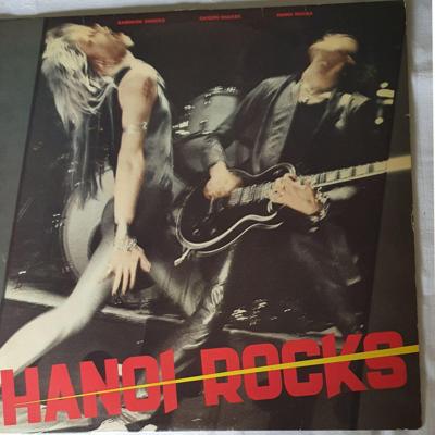 Tumnagel för auktion "Hanoi rocks"