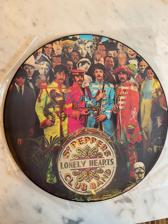 Tumnagel för auktion "The Beatles - Sgt Peppers Lonely Hearts Club Band, picture LP"