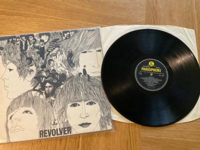 Tumnagel för auktion "LP Beatles Revolver /Parlophone UK -66"