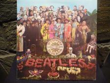 Tumnagel för auktion "THE BEATLES - Sgt. Peppers Lonely Hearts Club Band, 1967"