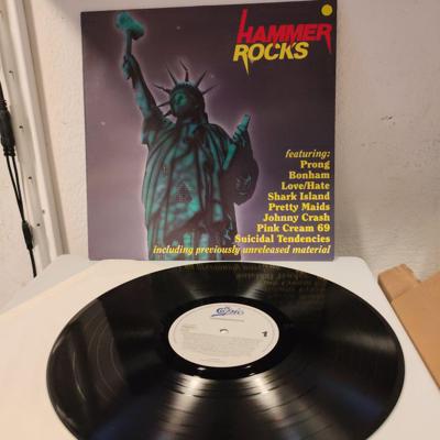 Tumnagel för auktion "Hammer Rocks LP Samlingsskiva"