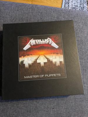 Tumnagel för auktion "Metallica master of puppets box"