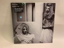 Tumnagel för auktion "Deux Filles - Space & Time UK Orig-2016 SEALED TOPPEX RARE !!!!!"