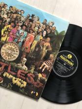 Tumnagel för auktion "Beatles Sgt Pepper Lonely Hearts club LP "