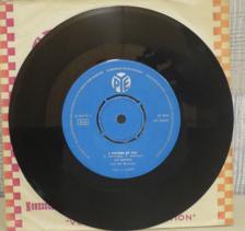 Tumnagel för auktion "JOE BROWN :: A LAY-ABOUT`S LAMENT/ A PICTURE OF YOU (7") SWE Press"