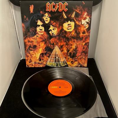 Tumnagel för auktion "AC/DC HIGHWAY TO HELL Vinyl LP Australia"