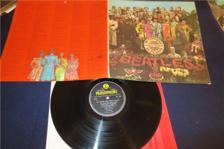 Tumnagel för auktion "Beatles : Lp  Sgt Peppers Lonely Hearts Club Band  UK 1 ST "