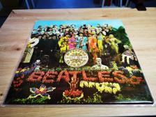 Tumnagel för auktion "The Beatles - Sgt Peppers Lonely Hearts Club Band (fransk export press)"