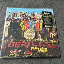 Tumnagel för auktion "The Beatles - Sgt. Pepper's Lonely Hearts Club Band  2012"