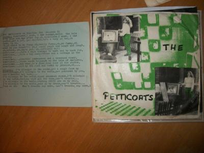 Tumnagel för auktion "the Petticoats 7" EP; UK DIY Punk anarcho; privat press"