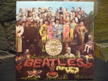 Tumnagel för auktion "THE BEATLES - Sgt. Peppers Lonely Hearts Club Band - Parlophone PCS 7027, 1967"