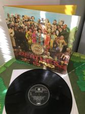 Tumnagel för auktion "THE BEATLES - SGT PEPPERS LONELY HEARTS CLUB UK GATEFOLD RE LP PARLOPHONE GLOSSY"