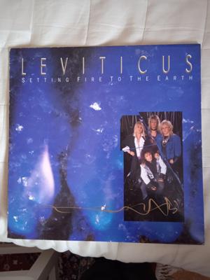Tumnagel för auktion "Leviticus - Knights Of Heaven LP (1987) + CD"