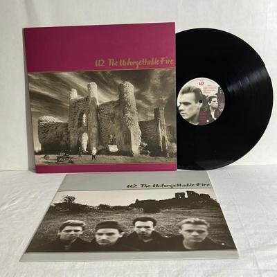 Tumnagel för auktion "U2, The Unforgottable Fire. Island Records U25 UK 1984"