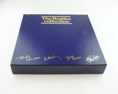 Tumnagel för auktion "LP-BOX, The Beatles Collection, 14 LP-skivor, kartongen är lite skadad."