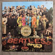 Tumnagel för auktion "The Beatles - Sgt. Pepper's Lonely Hearts Club Band || 1967 UK-Press"