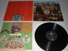 Tumnagel för auktion "THE BEATLES-Sgt PEPPERS CLUB BAND LONELY HEARTS 1967.EX/VG++"