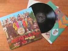 Tumnagel för auktion "LP: The Beatles - Sgt Peppers Lonely Hearts Club Band (1967) TOPPSKICK!!"