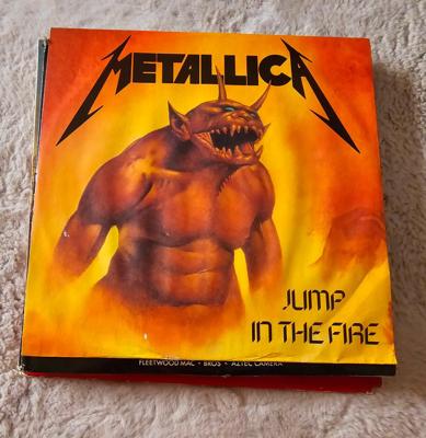 Tumnagel för auktion "Metallica Jump in the Fire Första Press + 11 skivor vindförrådsfynd 1 kr"