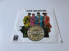 Tumnagel för auktion "The Beatles - Sgt Pepper's Lonely Hearts Club Band 7" Singel"