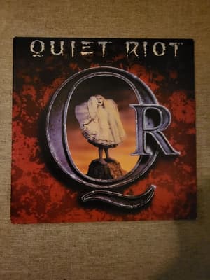 Tumnagel för auktion "Quiet Riot "st""