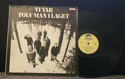 Tumnagel för auktion "Norrbottensteatern – Vi Var Tolv Man I Laget RARE LP 1972 Insert Flottarsången"