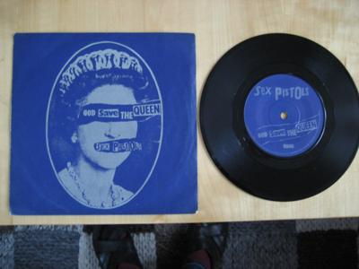 Tumnagel för auktion "Sex Pistols – God Save The Queen 7 vinyl NEAR MINT x"