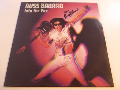Tumnagel för auktion "RUSS BALLARD / ARGENT - SIGNERAD LP AUTOGRAF - "INTO THE FIRE" - 1981!!!"
