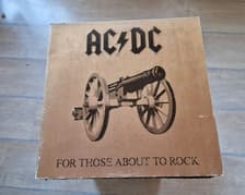 Tumnagel för auktion "AC/DC - For Those About To Rock (We Salute You)"